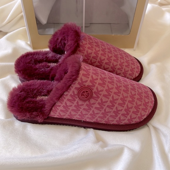 Michael Kors slipper Janis Color: Dark Berry size 8 NIB - Picture 4 of 8